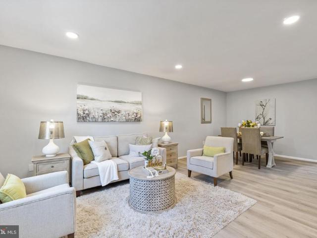 4552 King Edward Court