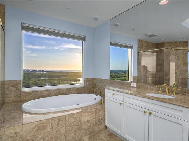 455 Cove Tower Dr, Unit PH1802, Naples, FL 34110 | MLS #225081