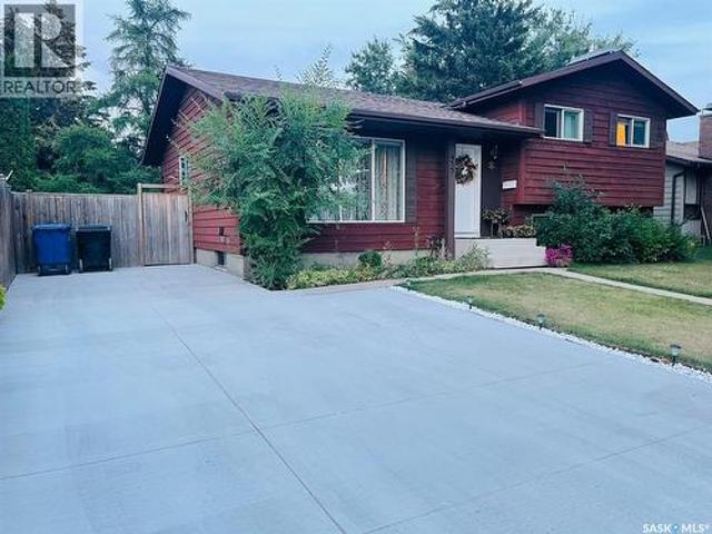 455 Kingsmere Boulevard, Saskatoon, SK, S7J 3T9 house for sale | Listing ID SK048769 | Royal LePage