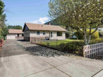 455 Pine Avenue, Harrison Hot Springs, BC, V0M 1K0 house for sale | Listing ID R3114 | Royal LePage