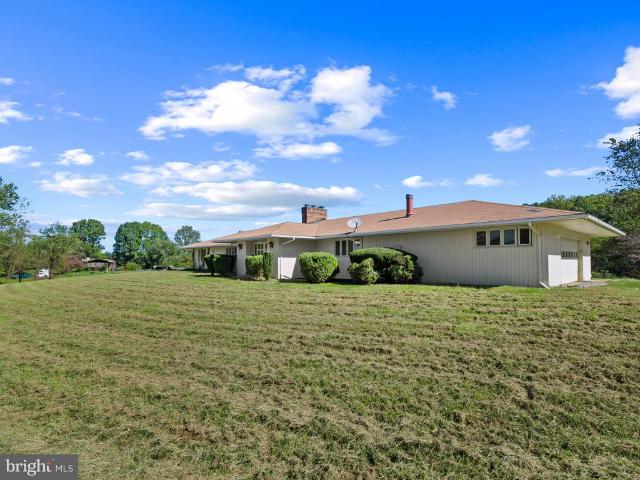 4567 Lakeside Court