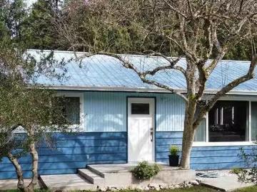 4569 Francis Peninsula Road, Madeira Park, BC, V0N 2H1 house.