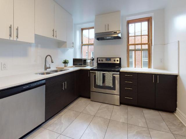 4560 Sainte Catherine 4560 Sainte Catherine Plan C Apartment for Rent
