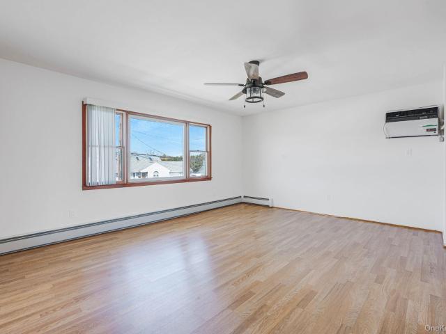 456 15th St, West Babylon, NY 11704 | MLS #981322