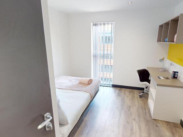456, Standard Ensuite, Opto Village. 1 bed flat to rent £660 pcm £152 pw