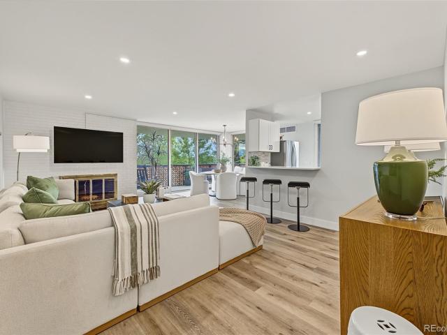 4570 E Yale Avenue # 301