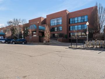 4570 Laclede Ave, Unit 205, St. Louis, MO 63108 | MLS #26012