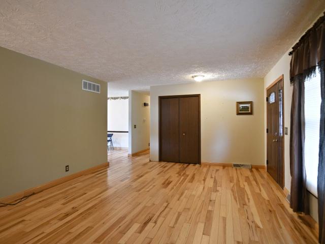 457 avon Court