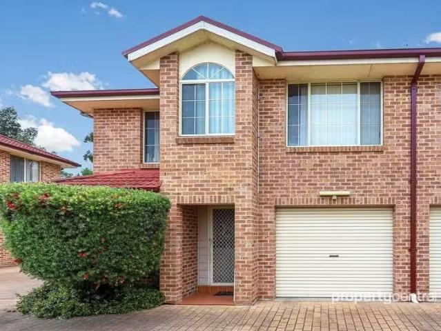 4/57 Stafford Street, KINGSWOOD Townhouse for rent Listed by.