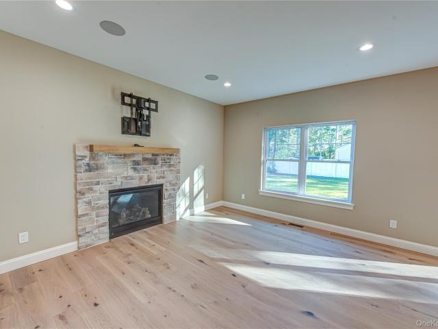 457 Pond Path