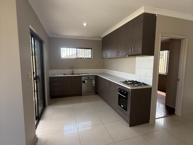4/57 Ward CrescentKelmscott WA 6111, Australia