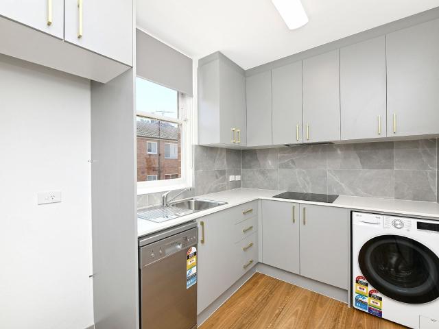 4/57A Albert Crescent, Burwood