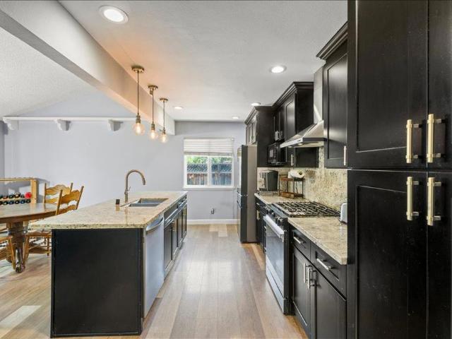 4584 Thousand Oaks Drive