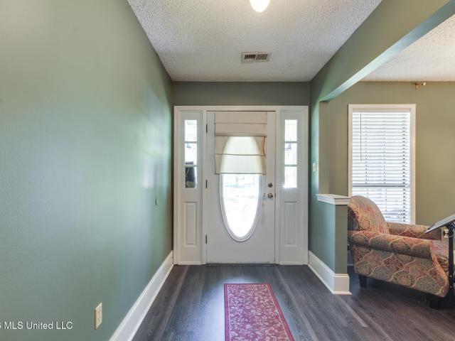 4586 Hillsdale Drive