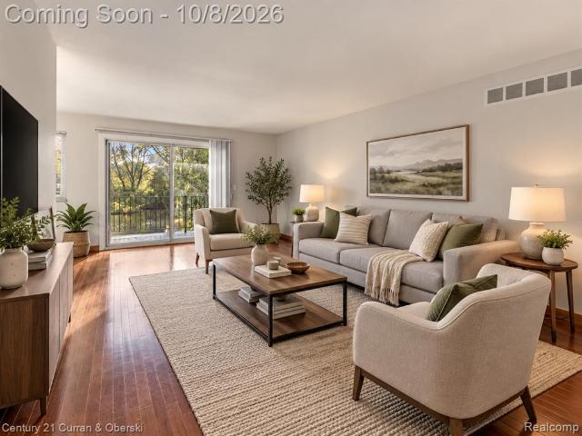 4588 Laurel Club Circle