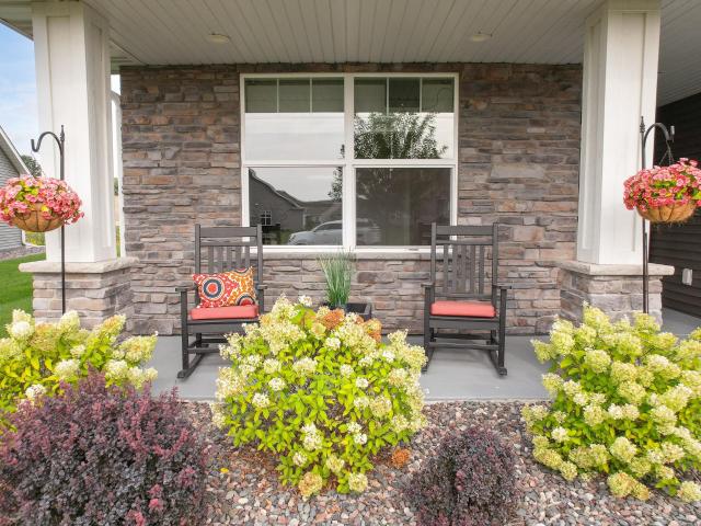 458 Laura Lane SE