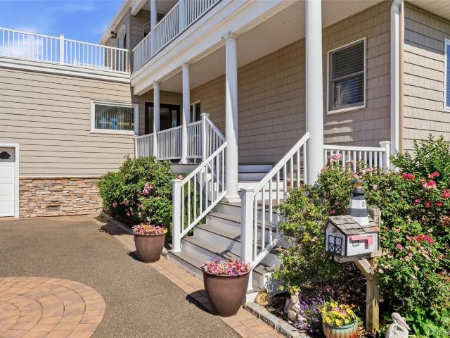 458 Little East Neck Road S