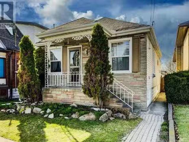 458 Upper Wentworth Street, Hamilton, ON, L9A 4T7 house for.