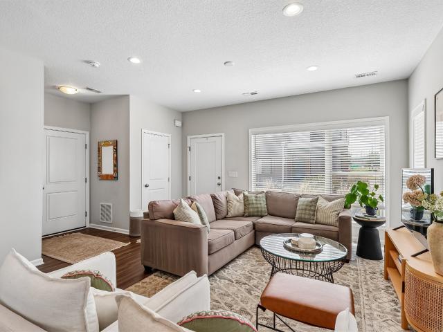 459 SW 12th Street