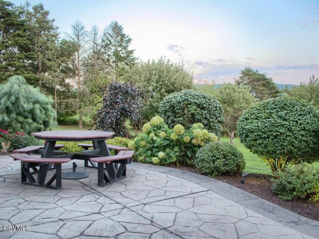 45 5TH Avenue