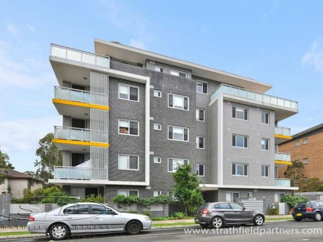 4/5 9 Hall Street, Auburn