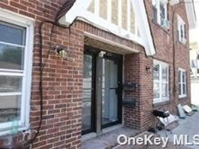 45 13 Little Neck Pkwy, 1 bed, 1 full bath