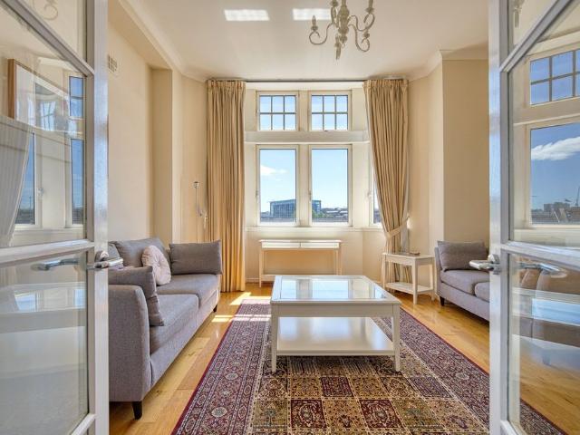 4/5, 15 Clarendon Street