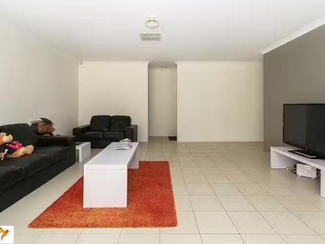 4/5 Teaguer Street, Wilson, WA 6107