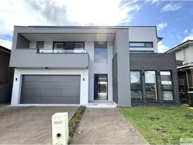 45 Waterlilly Street, Denham Court House for rent Listed by D.