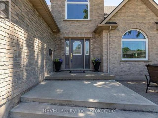 45 Westwood Drive, Port Colborne Sugarloaf, ON, L3K 6B9 house for sale | Listing ID X13460 | Royal LePage