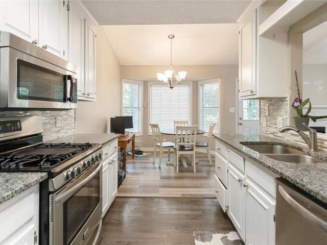 45 White Oak Dr Drive SE
