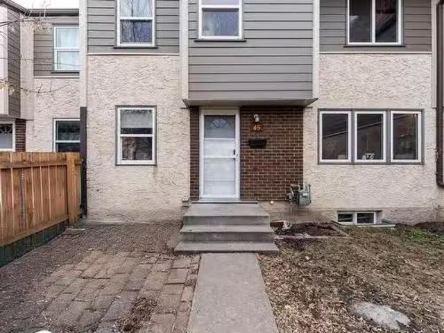 45 Willowdale Place, Edmonton, AB, T5T 1Z4 townhouse for sal.