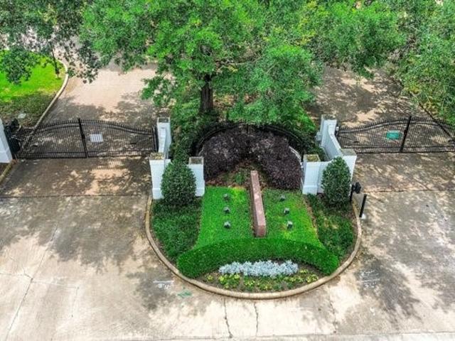 45 Ambleside Crescent Drive
