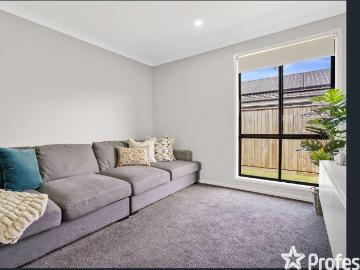 45 Byron DriveJimboomba QLD 4280, Australia