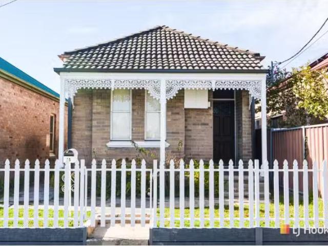 45 Calero Street, Lithgow House for rent Listed by Lynette De.