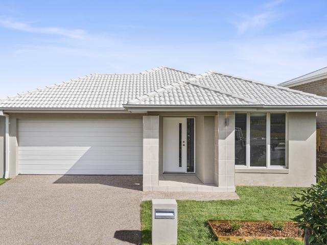 45 Carnarvon Drive, South Ripley QLD 4306
