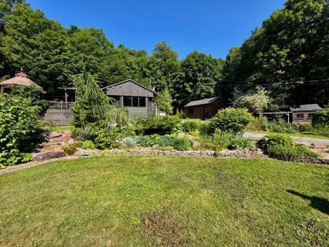 45 Ch. Dalesville S. Brownsburg Chatham, QC, J8G 2B7 house for sale | Listing ID 12440 | Royal LePage