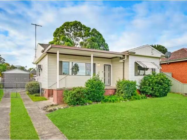 45 Douglas Road, Blacktown House for rent Listed by Kayla Pri.