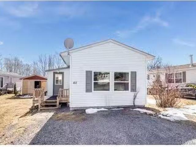45 Eastwood St, Fredericton, NB, E3B 6M7 house for sale Lis.