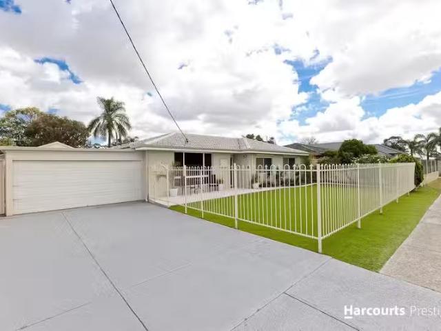 45 Harpenden Street, HUNTINGDALE, WA 6110 House for Rent
