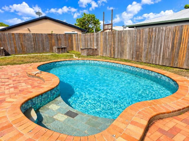 45 Hinchinbrook Drive Thuringowa Central, QLD 4817