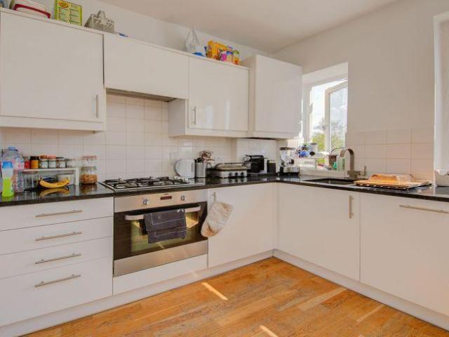 45 Hilldrop Road, London, N7 0JG, United Kingdom | 3 bed apartment for rent #140397194 | Rentberry
