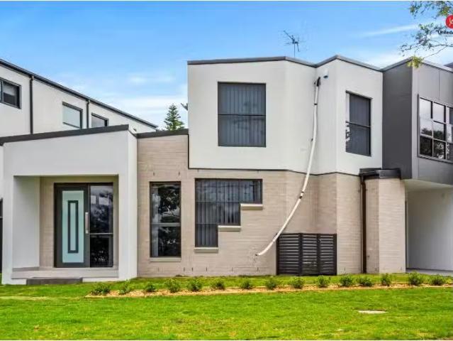 4/5 Holland Crescent, CASULA House for rent Listed by Daniela.