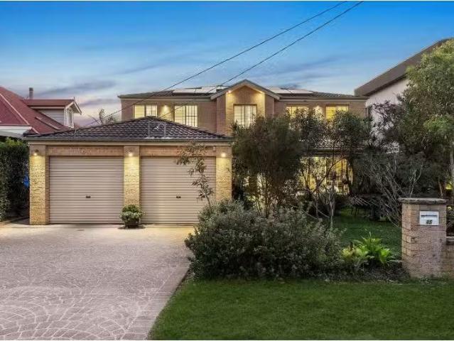 45 Kirkwood Road, Cronulla House for rent Listed by Rihanna B.