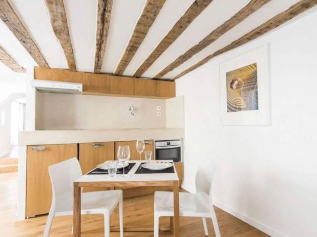 45 m2 apartment for 4 people, Paris Amsterdam Apartments for Rent