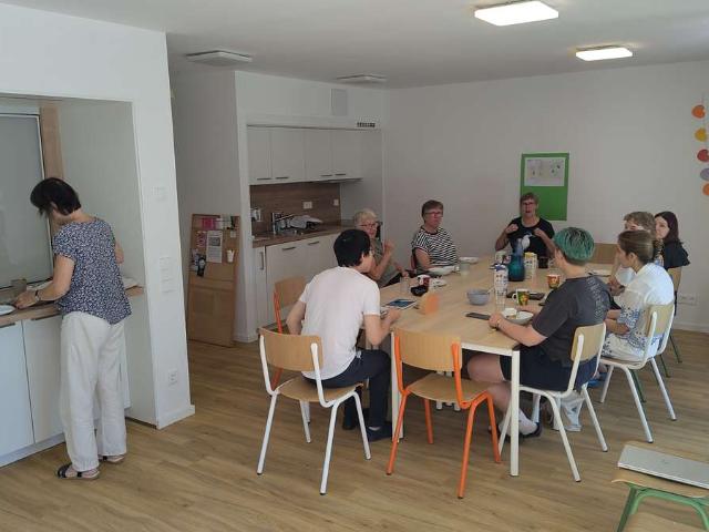 45 m2 eigene Wohnung + 57 m2 Gemeinschaft: 3er Clusterwohnung am Bhf Feuerbach