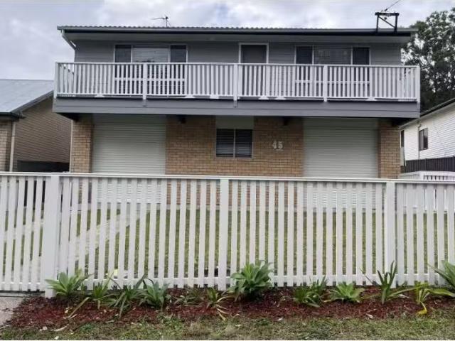 45 Macquarie Road, Fennell Bay House for rent Listed by Rensh.