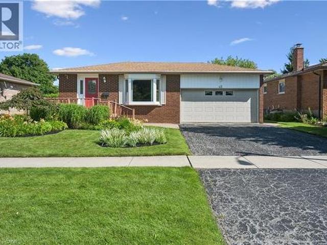 45 Milverton Close, Waterdown, ON, L8B 0A9 house for sale | Listing ID 40850 | Royal LePage