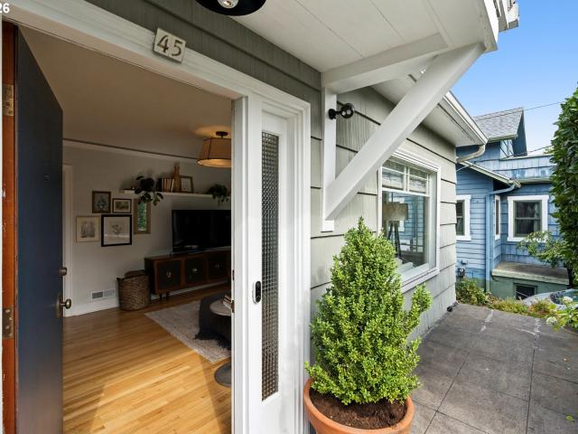 45 ne 47th ave