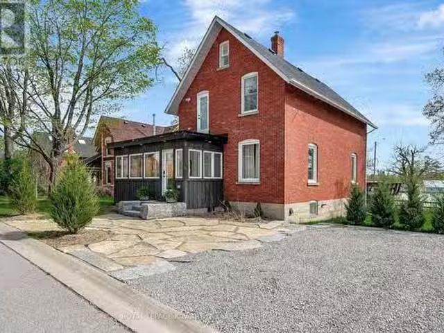 45 Oak Street, Kawartha Lakes Fenelon Falls, ON, K0M 1N0 h.